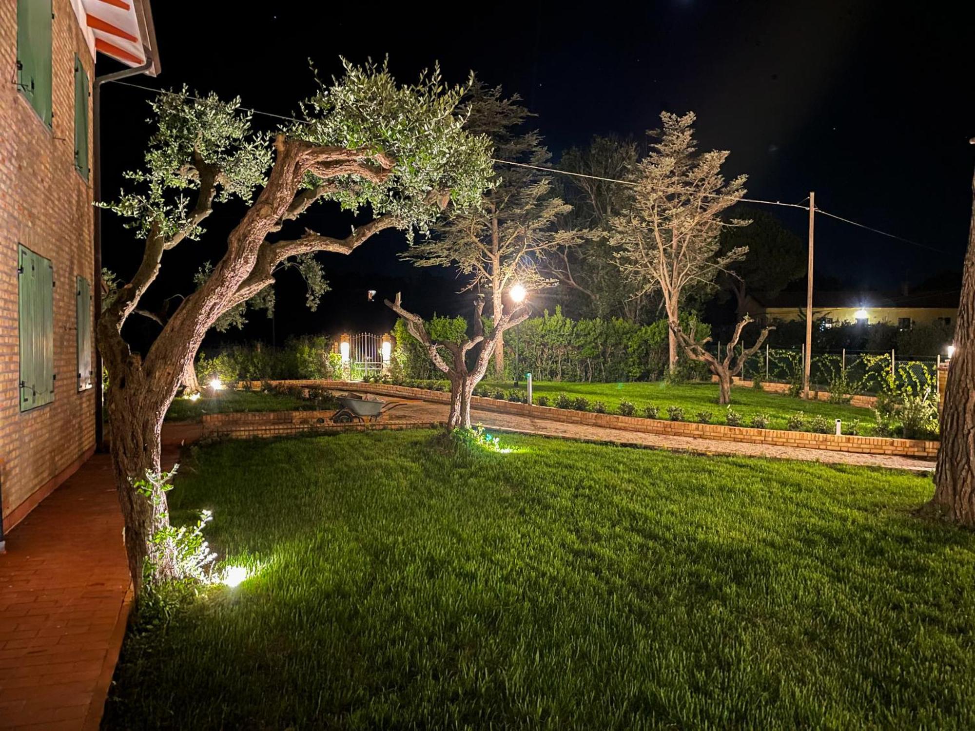 Villa Lucilla - B&B Rooms And Pool ポテンツァ・ピチェーナ エクステリア 写真